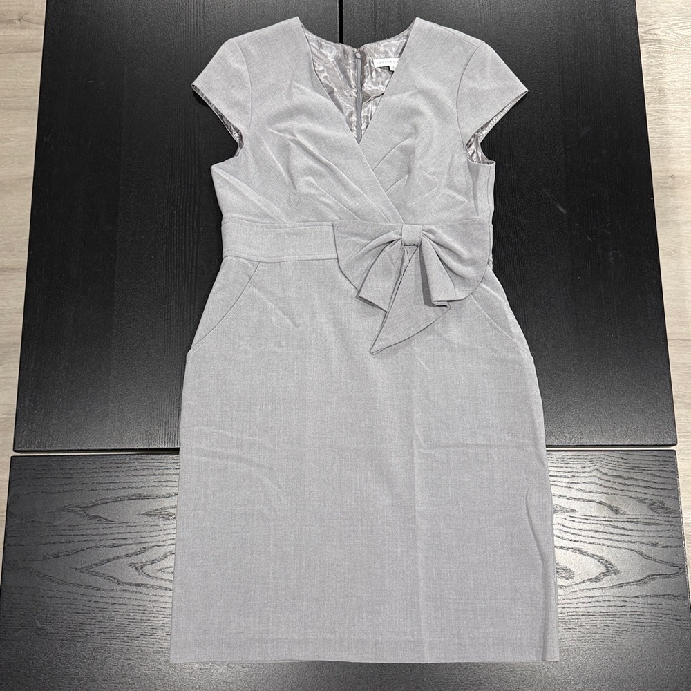 Sandra Darren Gray Cap-Sleeve Bow Front Dress – Size 12 - Picture 6 of 12